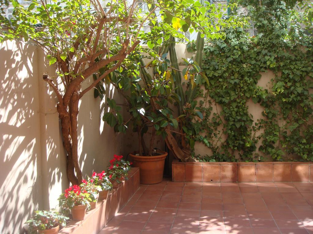 Suitur Courtyard Apartment Barcellona Esterno foto
