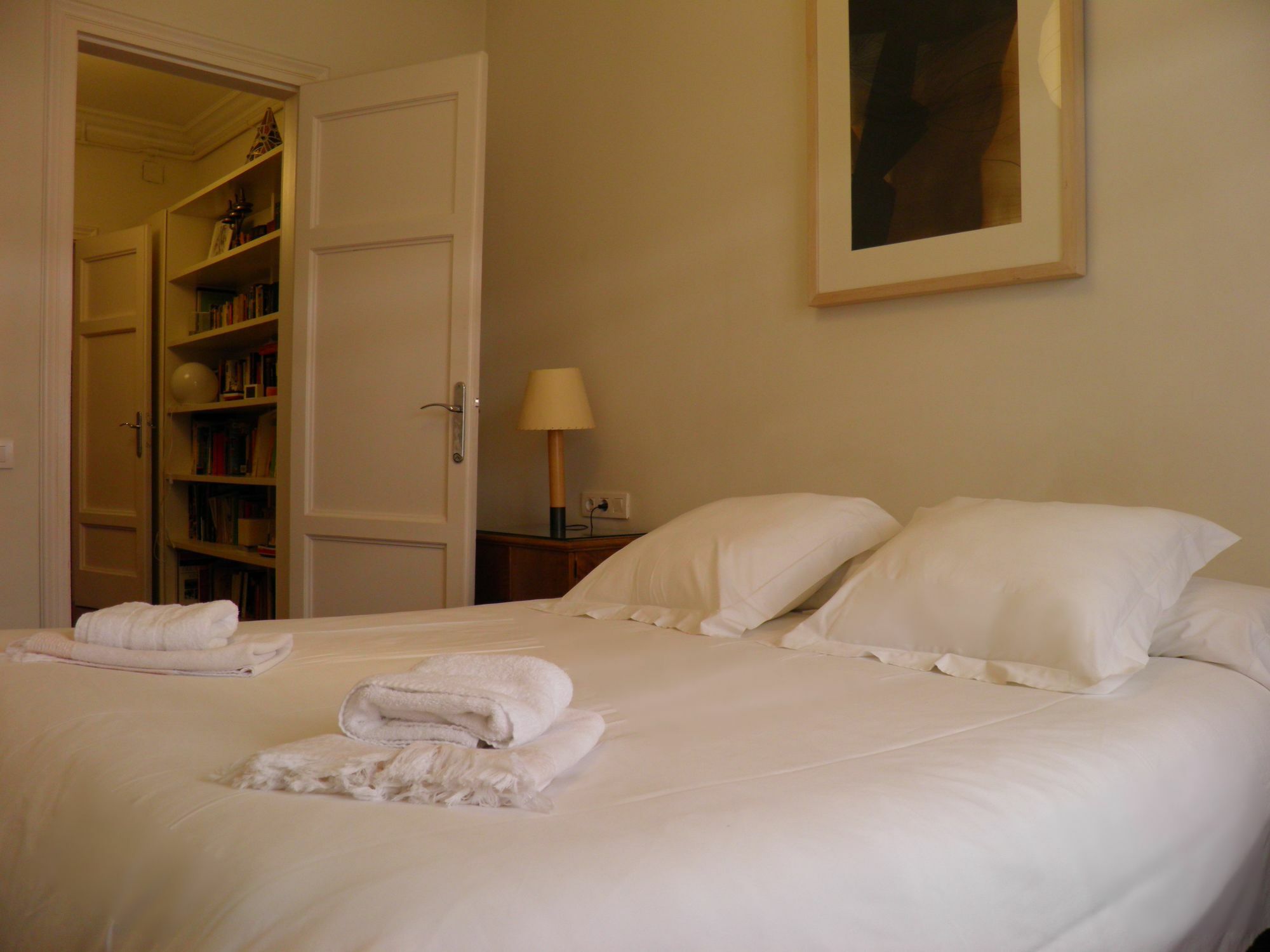 Suitur Courtyard Apartment Barcellona Esterno foto