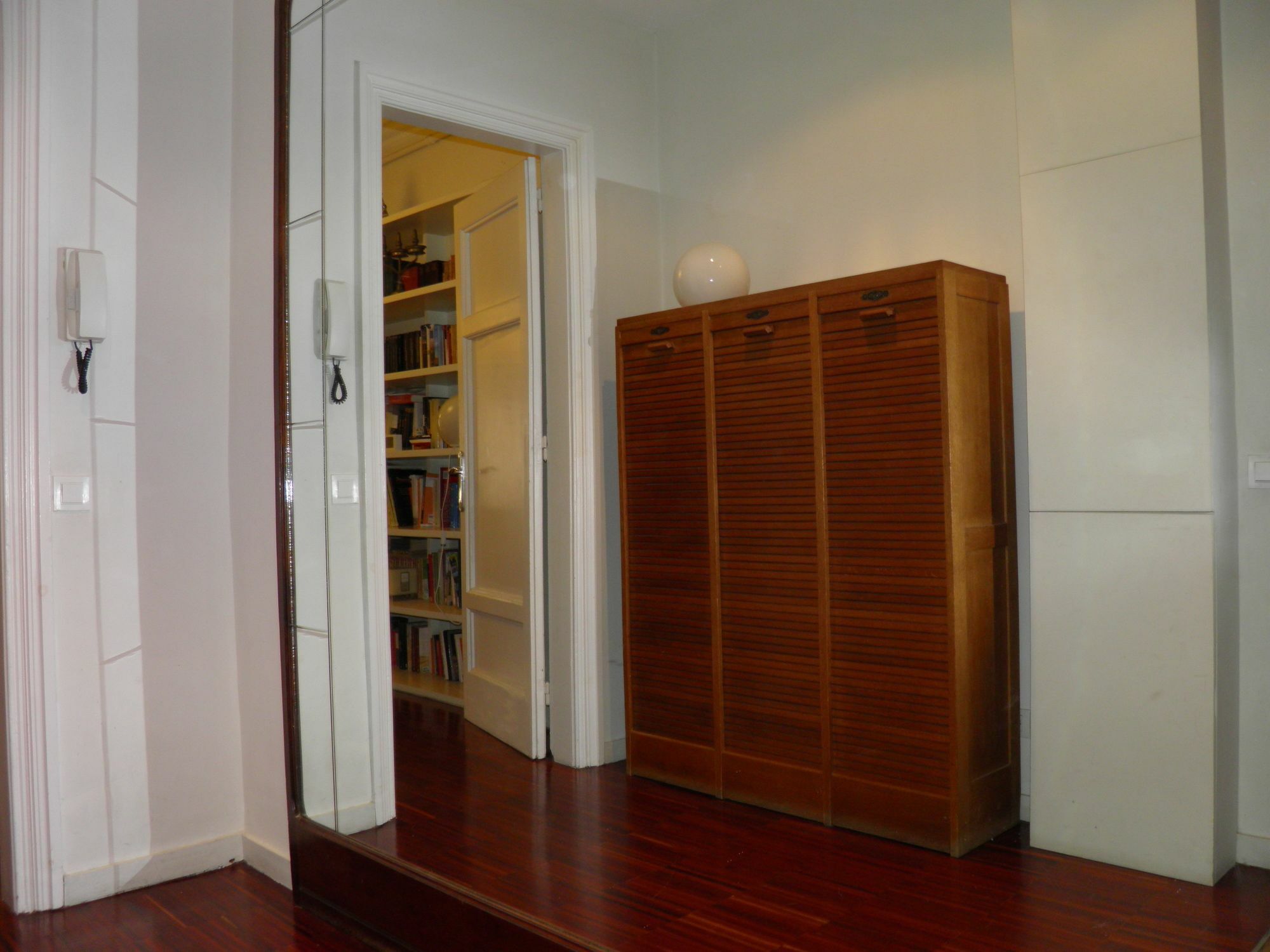 Suitur Courtyard Apartment Barcellona Esterno foto